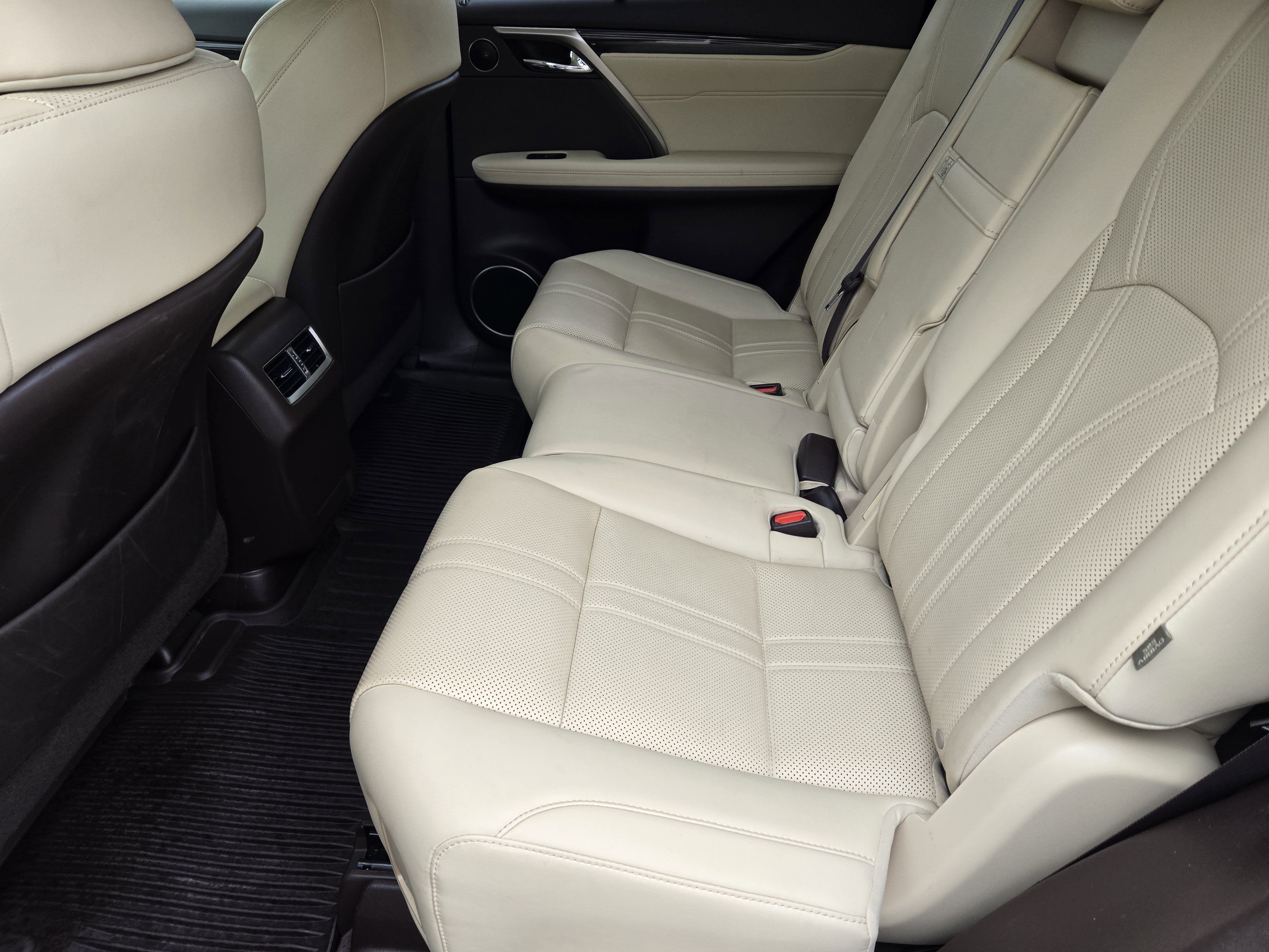 Used 2020 Lexus RX 350L Luxury image 38