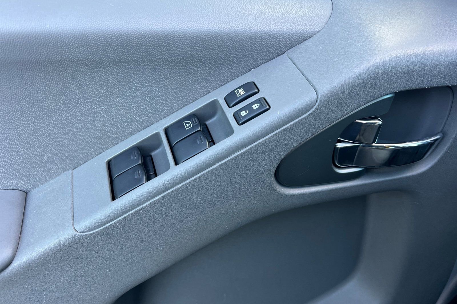 Used 2015 Nissan Frontier SV w/ SV Value Truck Package image 12