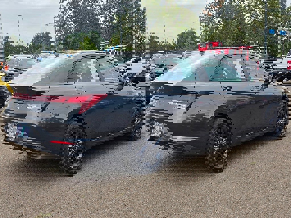 Used 2023 Hyundai Elantra SEL w/ Cargo Package image 33