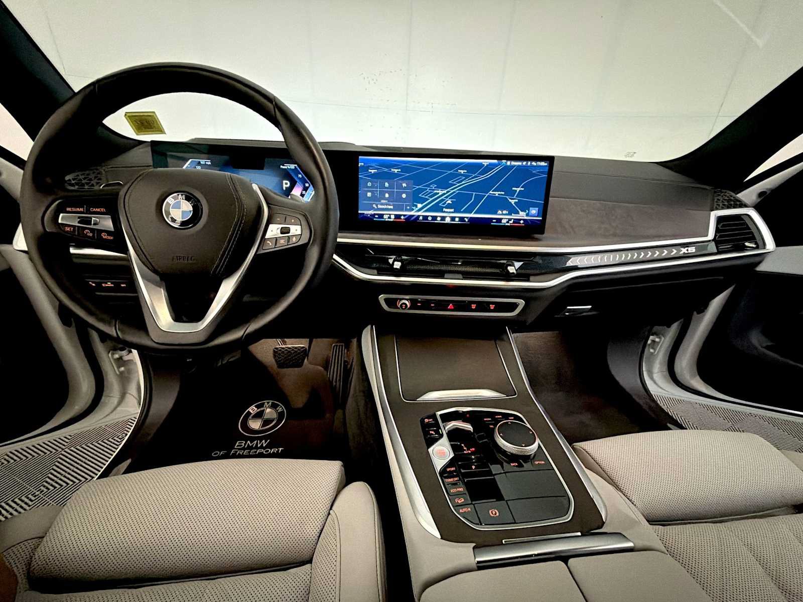 Used 2025 BMW X5 xDrive40i w/ Premium Package AWD/4WD image 16