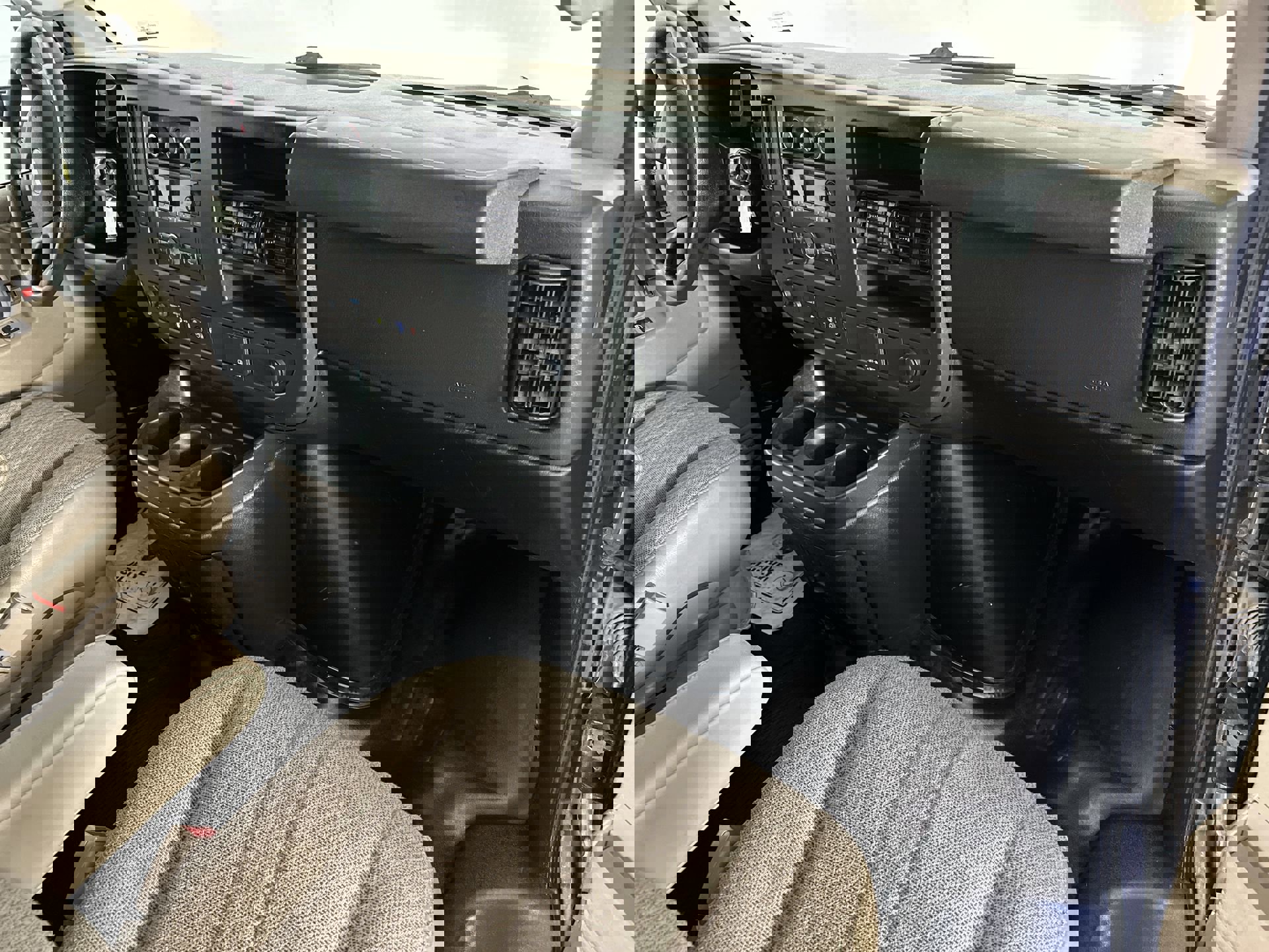 Used 2020 Chevrolet Express 3500 image 35