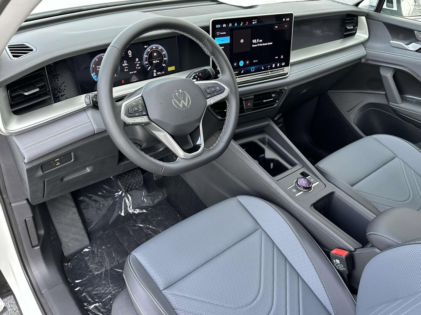 New 2025 Volkswagen Tiguan SE image 10