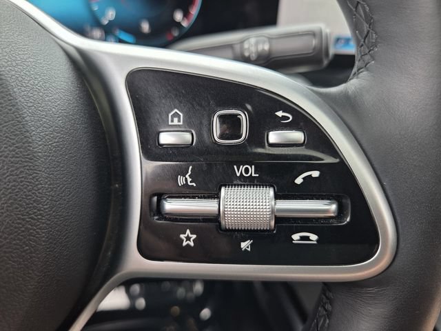 Used 2020 Mercedes-Benz GLB 250 4MATIC image 29