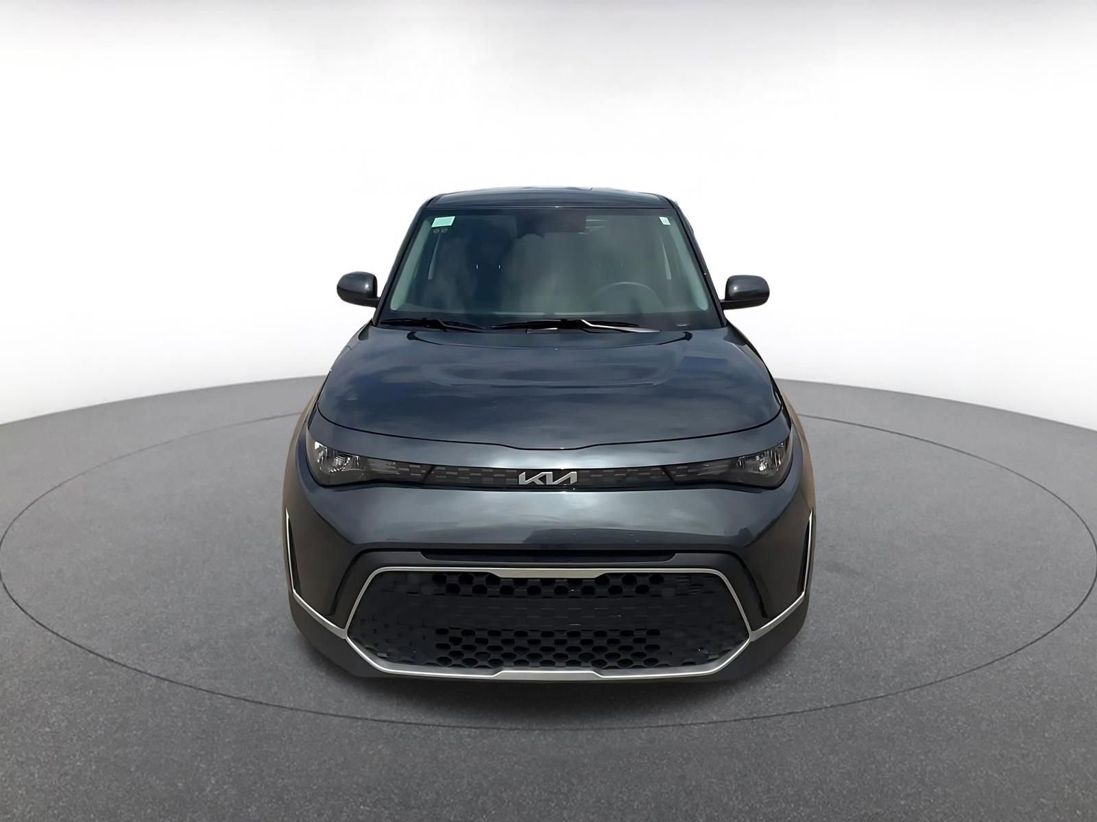 Used 2025 Kia Soul LX w/ LX Technology Package FWD image 4