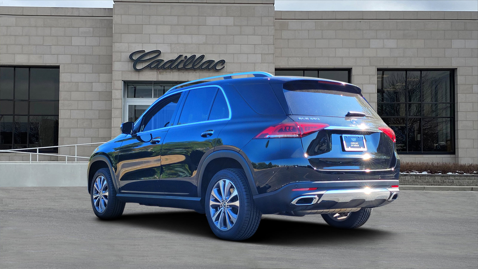 Used 2022 Mercedes-Benz GLE 350 4MATIC image 4