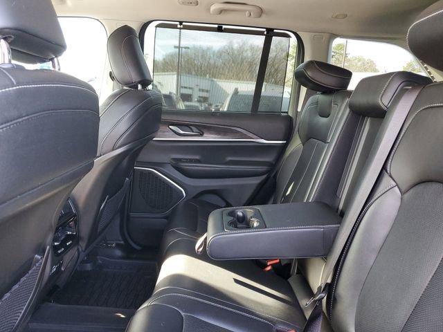 Certified 2022 Jeep Grand Cherokee Limited w/ Luxury Tech Group II image 16