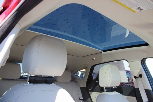 Used 2020 Jaguar E-PACE SE image 32