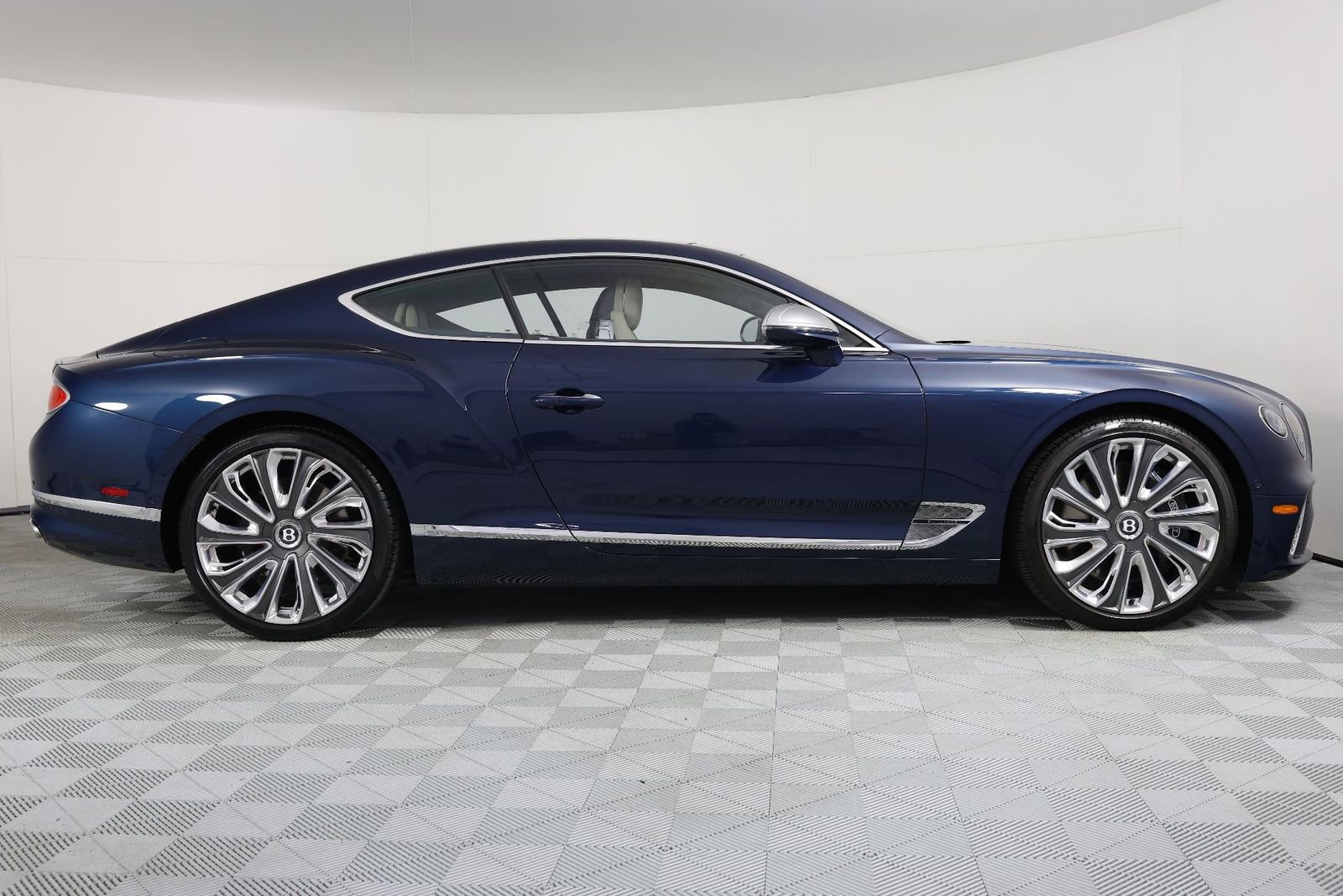 Used 2024 Bentley Continental GT Mulliner AWD/4WD image 10