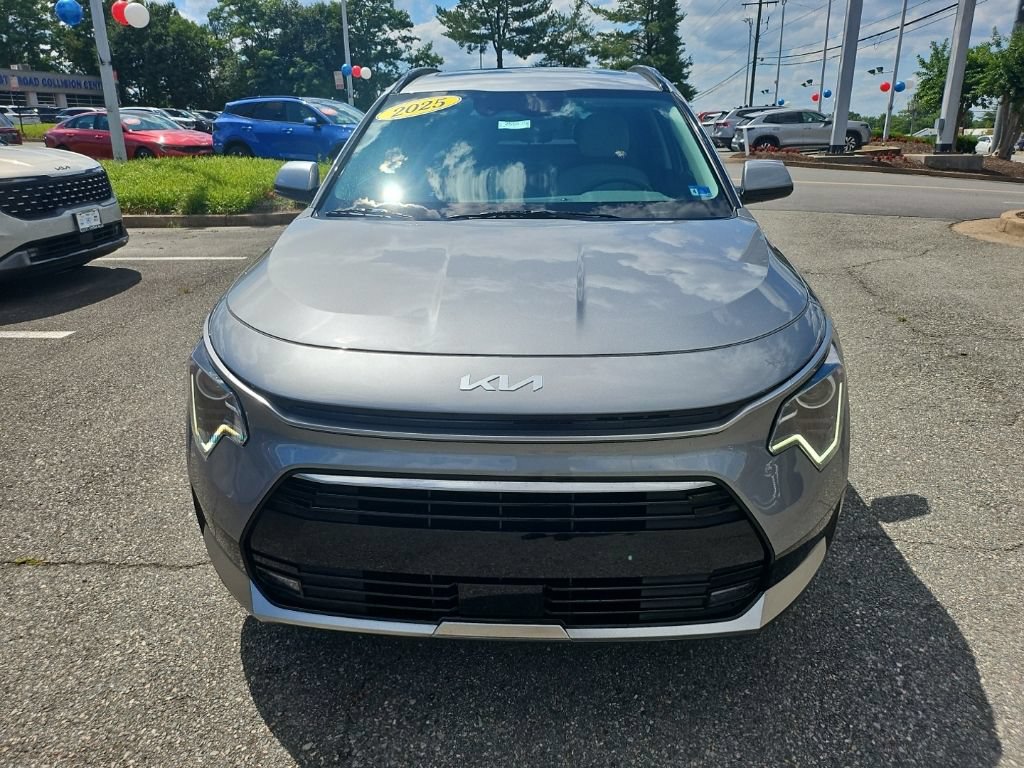 Used 2025 Kia Niro EX Touring FWD image 3