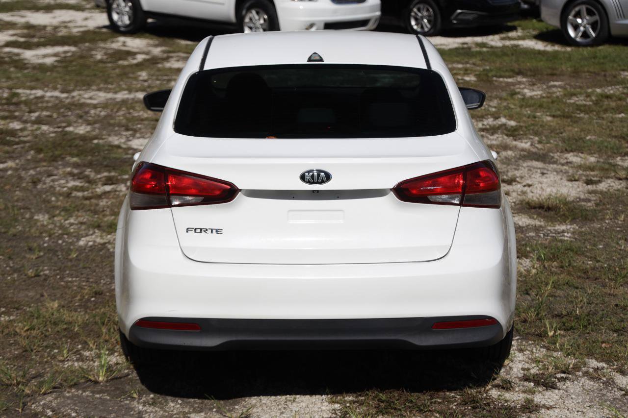 Used 2017 Kia Forte LX w/ LX Popular Package FWD image 9
