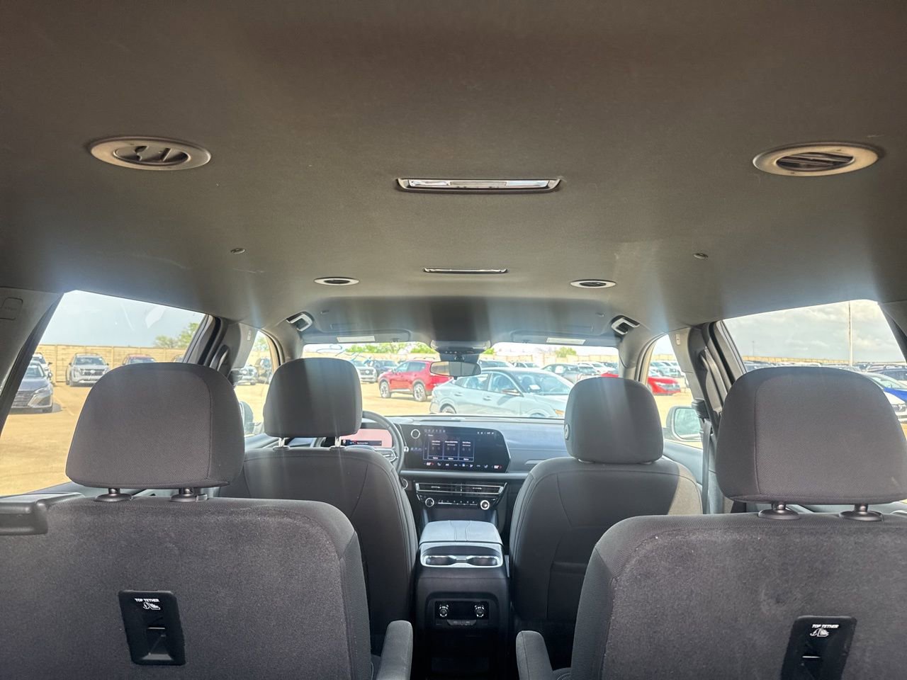 Used 2025 Chevrolet Traverse LT image 36