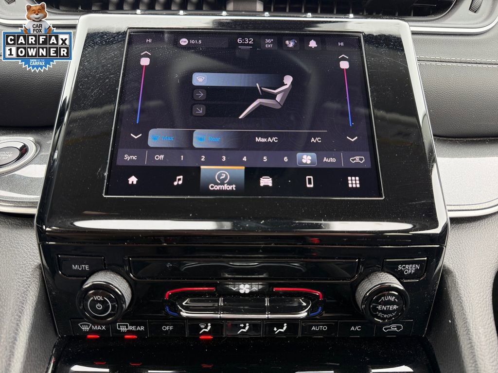 Used 2023 Jeep Grand Cherokee Laredo AWD/4WD image 29
