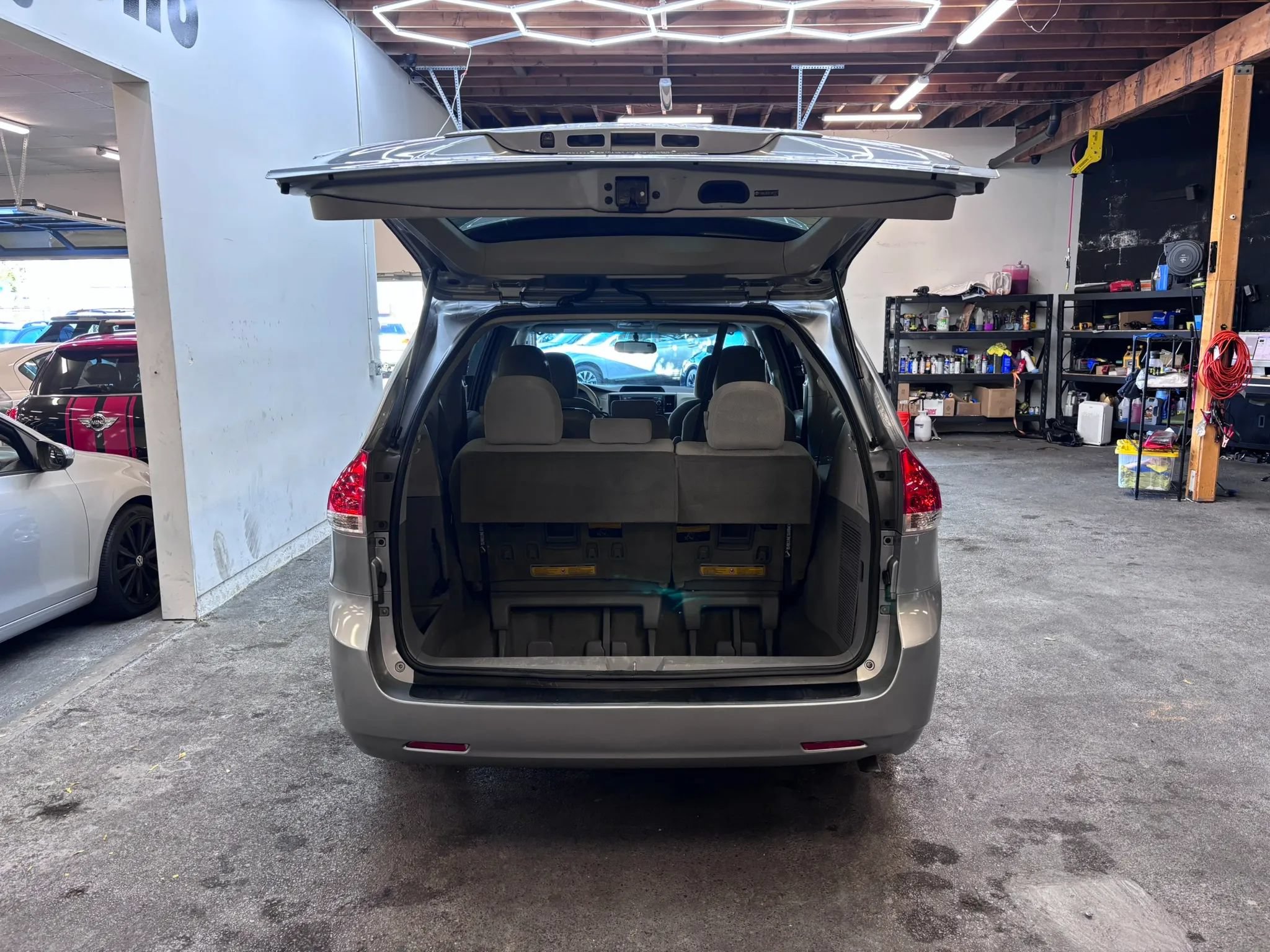 Used 2014 Toyota Sienna LE FWD image 22