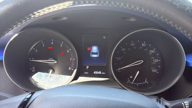 Used 2022 Toyota C-HR XLE FWD image 22