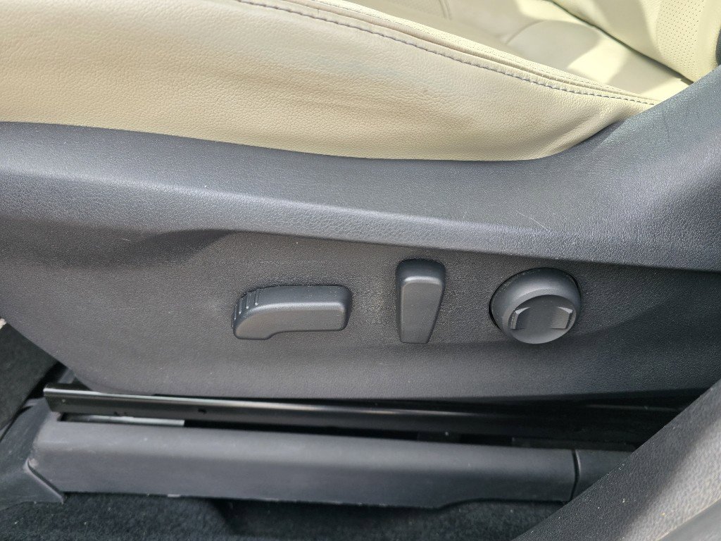 Used 2019 Subaru Ascent Limited image 17