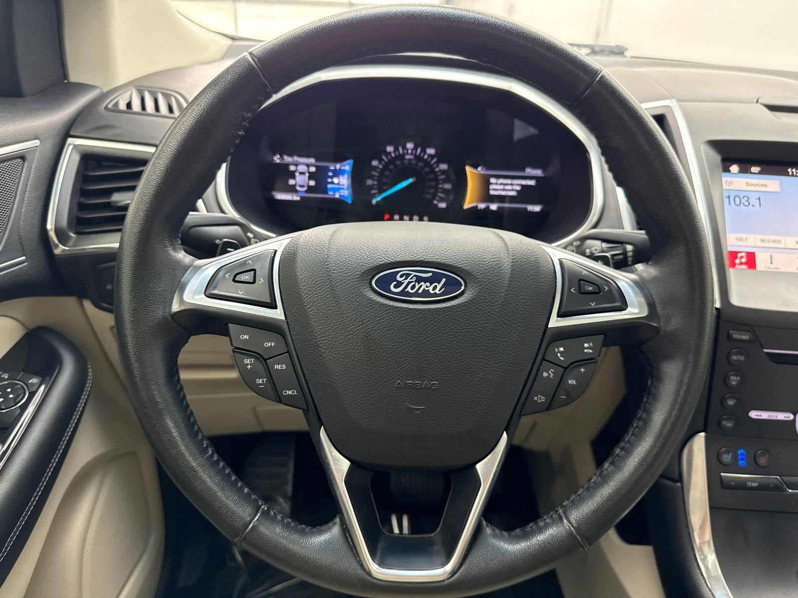 Used 2017 Ford Edge Titanium w/ Equipment Group 301A FWD image 19