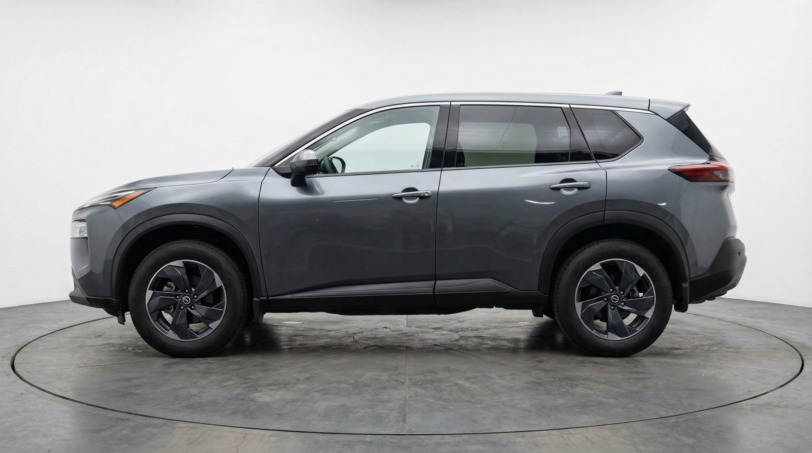 Used 2025 Nissan Rogue SV image 5