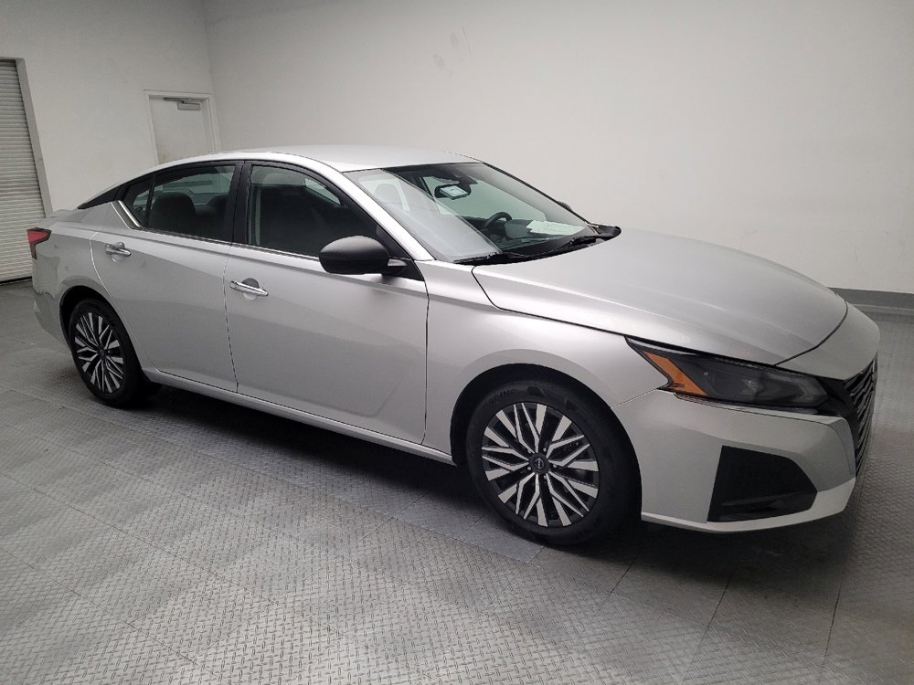 Used 2024 Nissan Altima 2.5 SV image 11