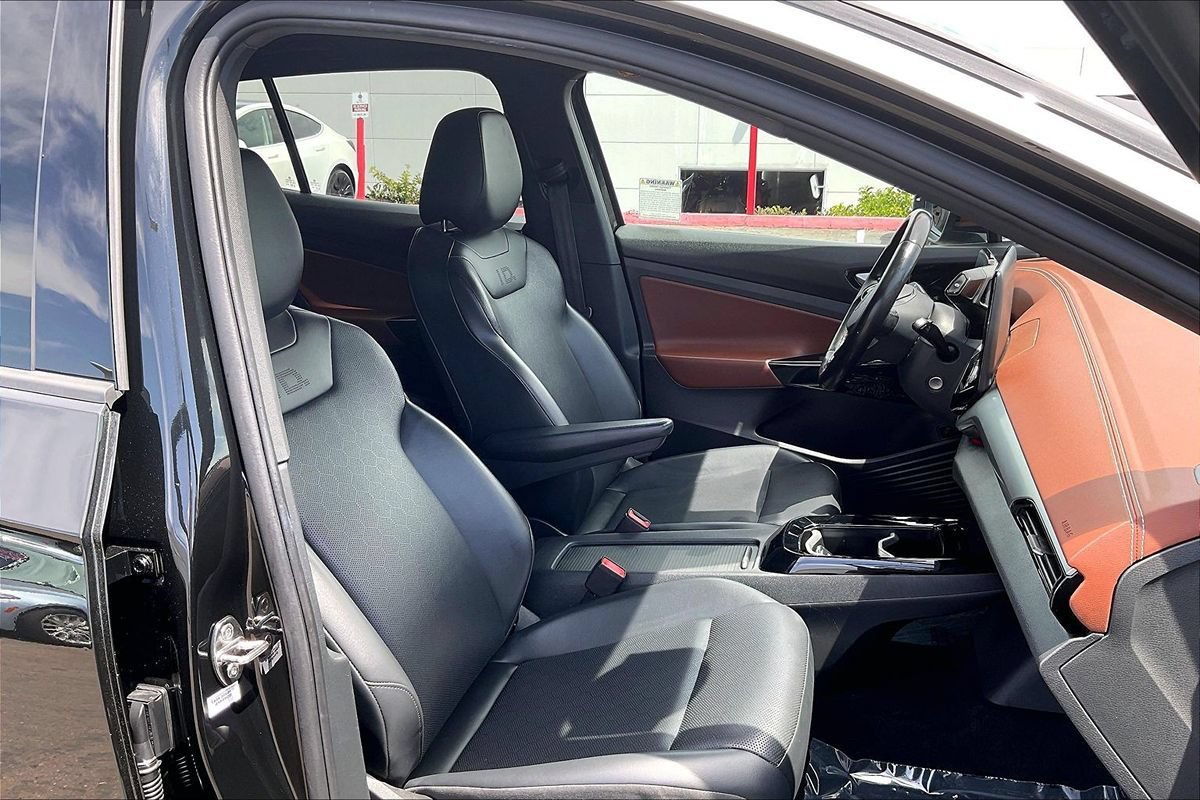 Used 2021 Volkswagen ID.4 Pro S w/ Gradient Package RWD image 12