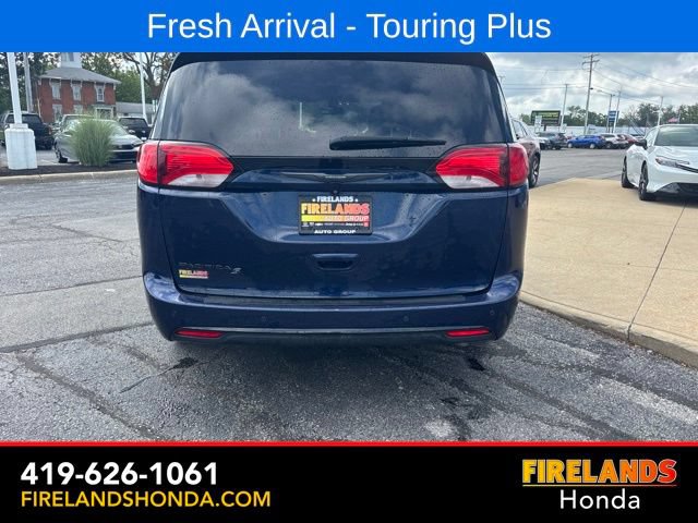 Used 2019 Chrysler Pacifica Touring Plus w/ S Appearance Package FWD image 4
