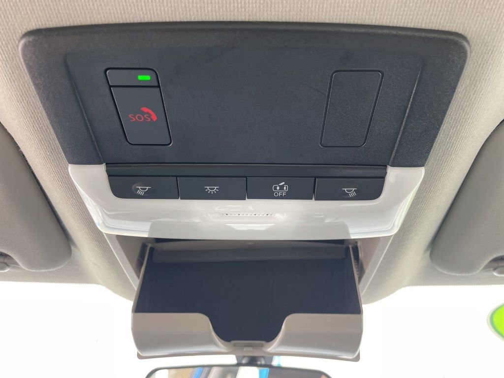 Used 2025 Nissan Sentra SV FWD image 18