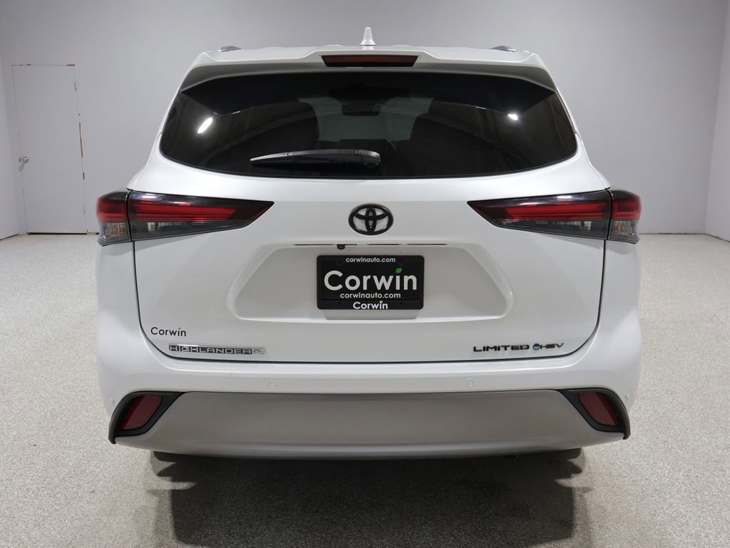 Used 2025 Toyota Highlander Limited AWD/4WD image 3