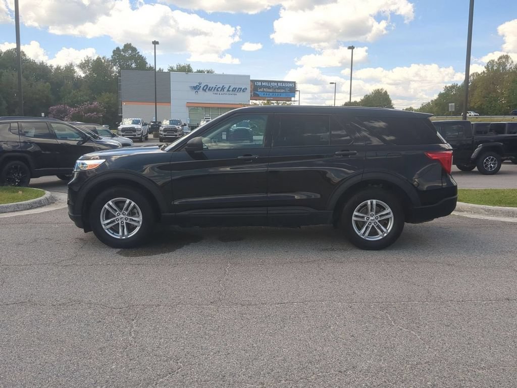 Used 2023 Ford Explorer 4WD image 2