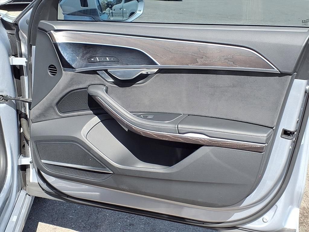 Used 2022 Audi A8 L 3.0T w/ Executive Package image 12