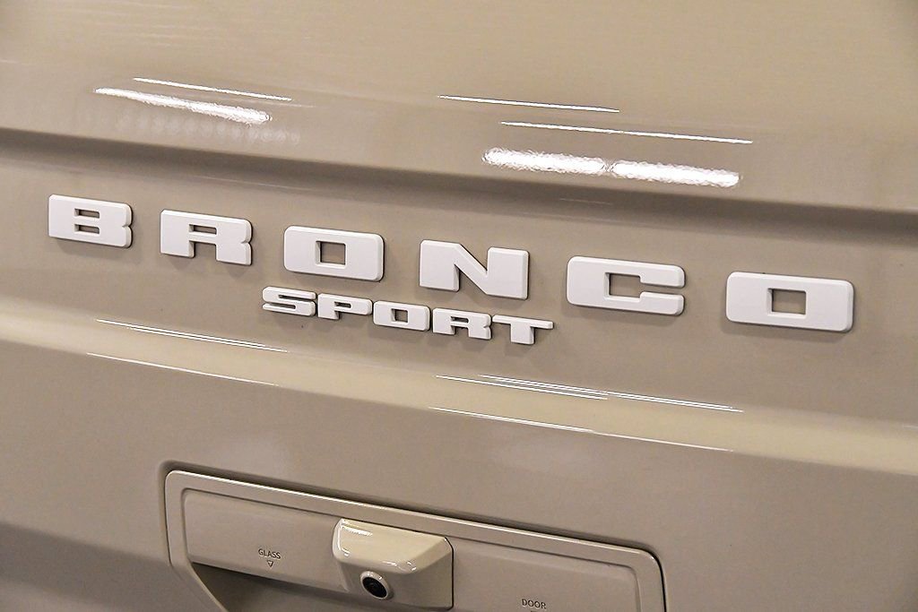 Used 2025 Ford Bronco Sport Badlands image 11
