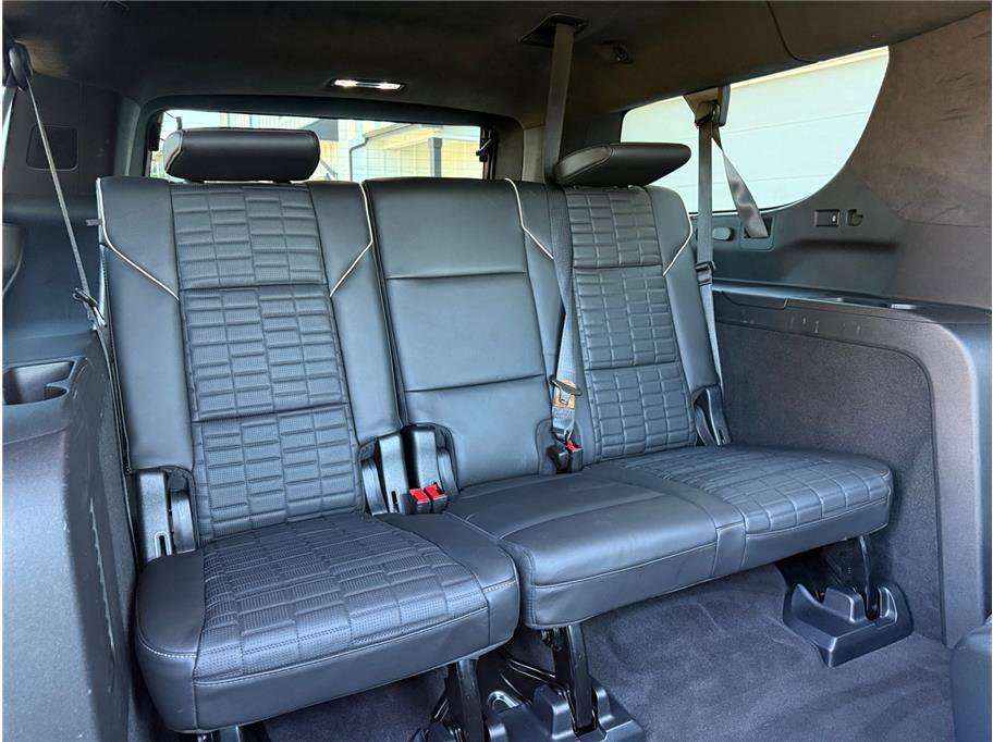 Used 2023 Cadillac Escalade ESV Sport Platinum w/ LPO, ONYX Package AWD/4WD image 45