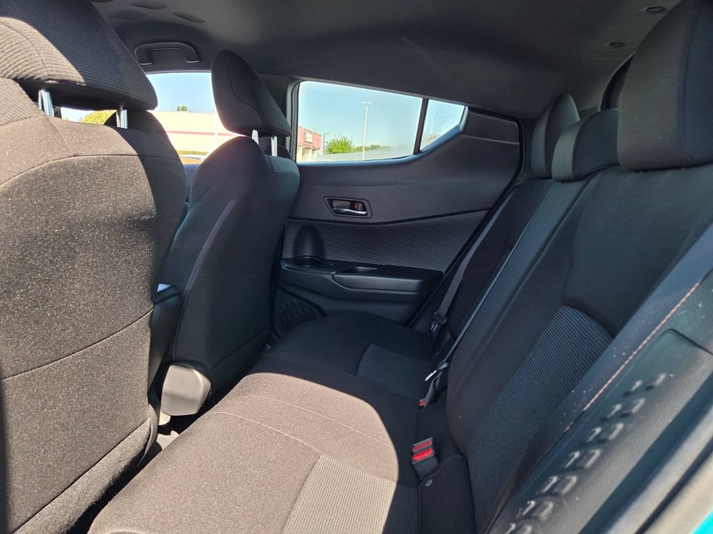 Used 2018 Toyota C-HR XLE FWD image 6