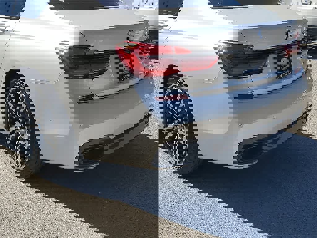 Used 2019 BMW 740i w/ Executive Package image 7