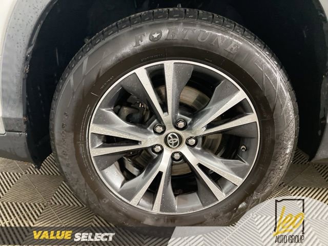 Used 2019 Toyota Highlander LE FWD image 24