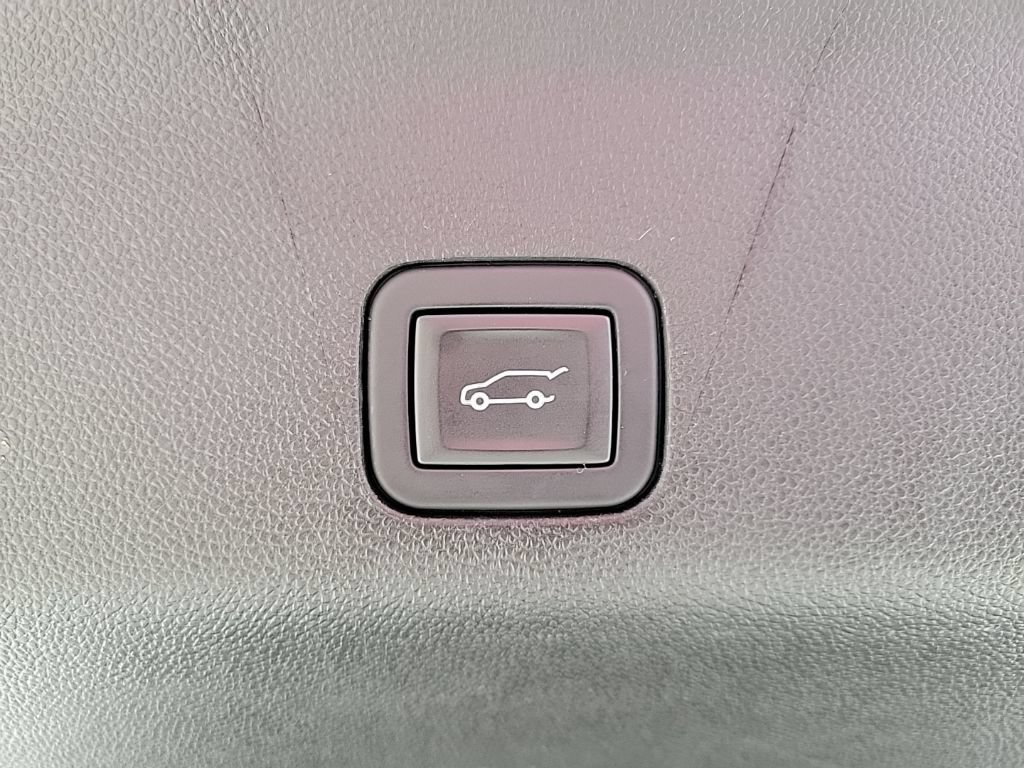 Used 2023 Chevrolet Tahoe High Country AWD/4WD image 28