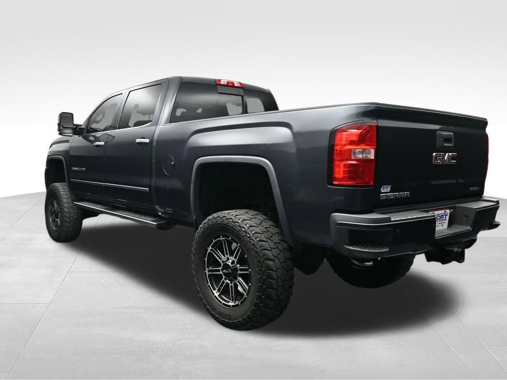 Used 2017 GMC Sierra 2500 Denali w/ Suspension Package, Off-Road AWD/4WD image 3