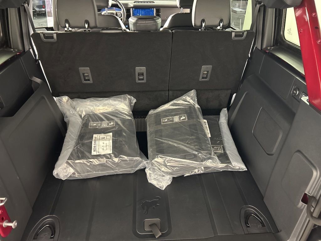 Used 2025 Ford Bronco Badlands image 37