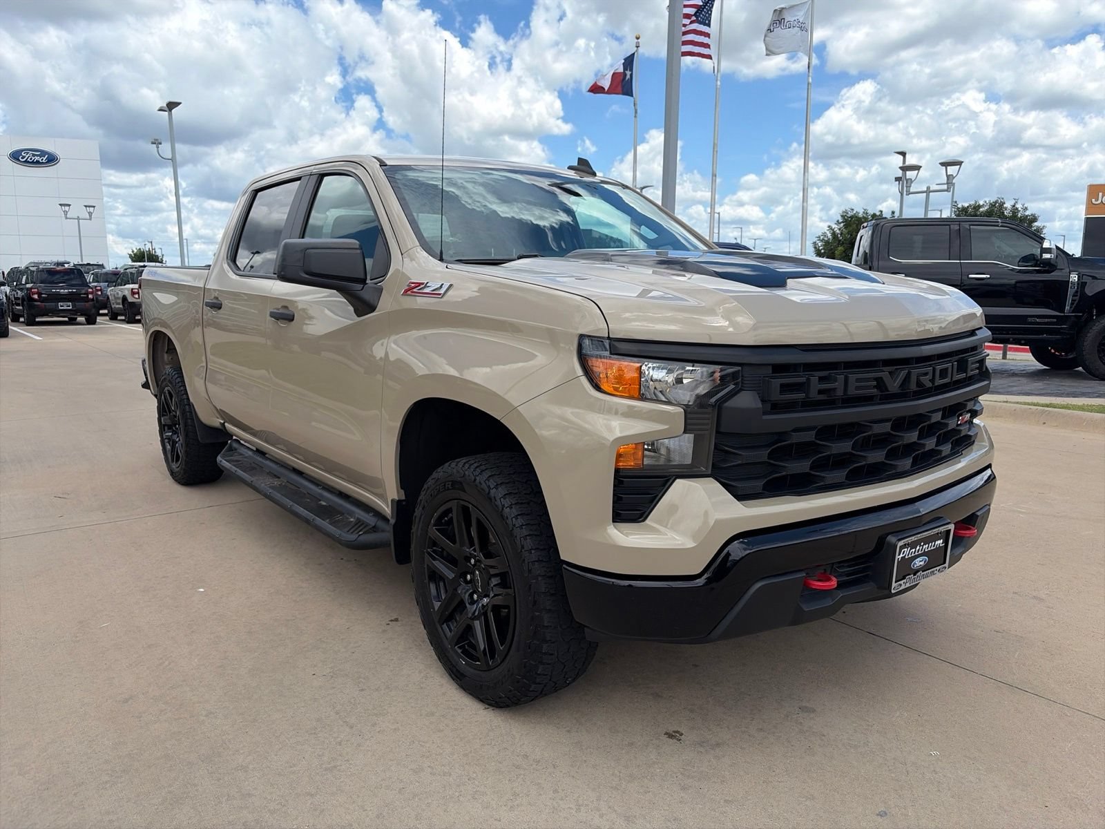 Used 2022 Chevrolet Silverado 1500 Custom Trail Boss w/ LPO, Dark Essentials Package AWD/4WD image 7