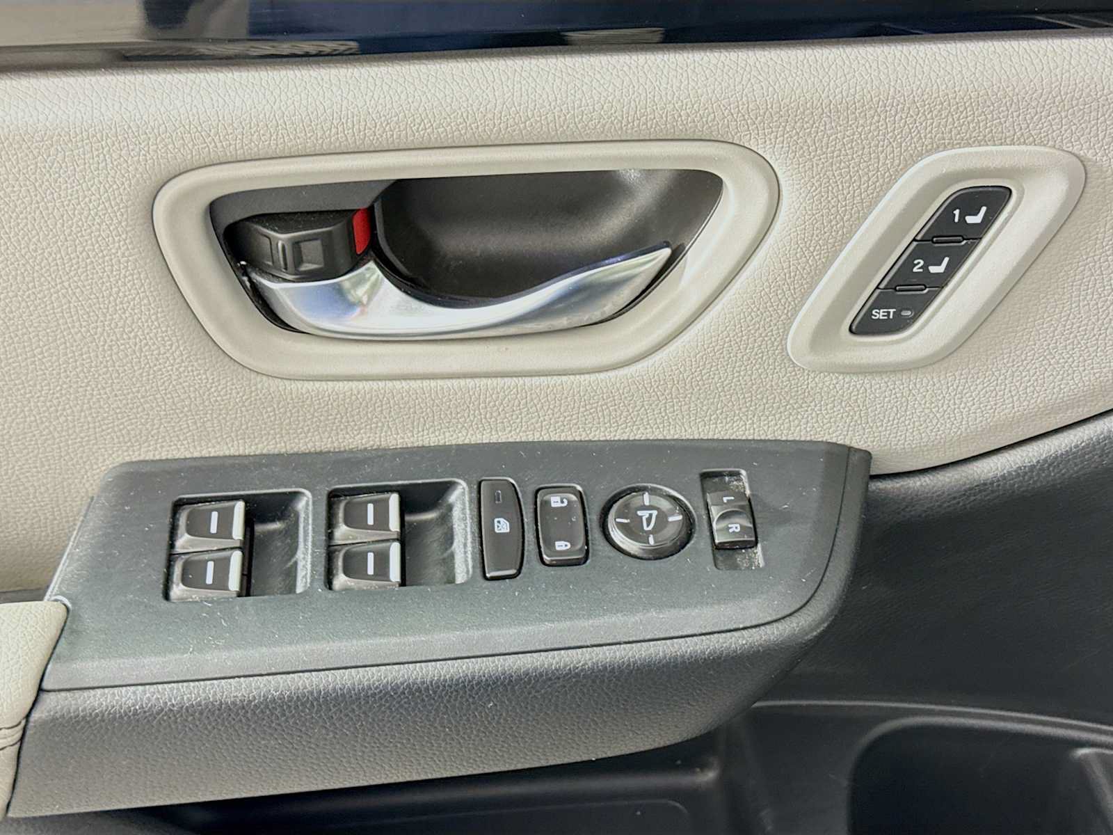 Certified 2024 Honda Pilot Touring image 17
