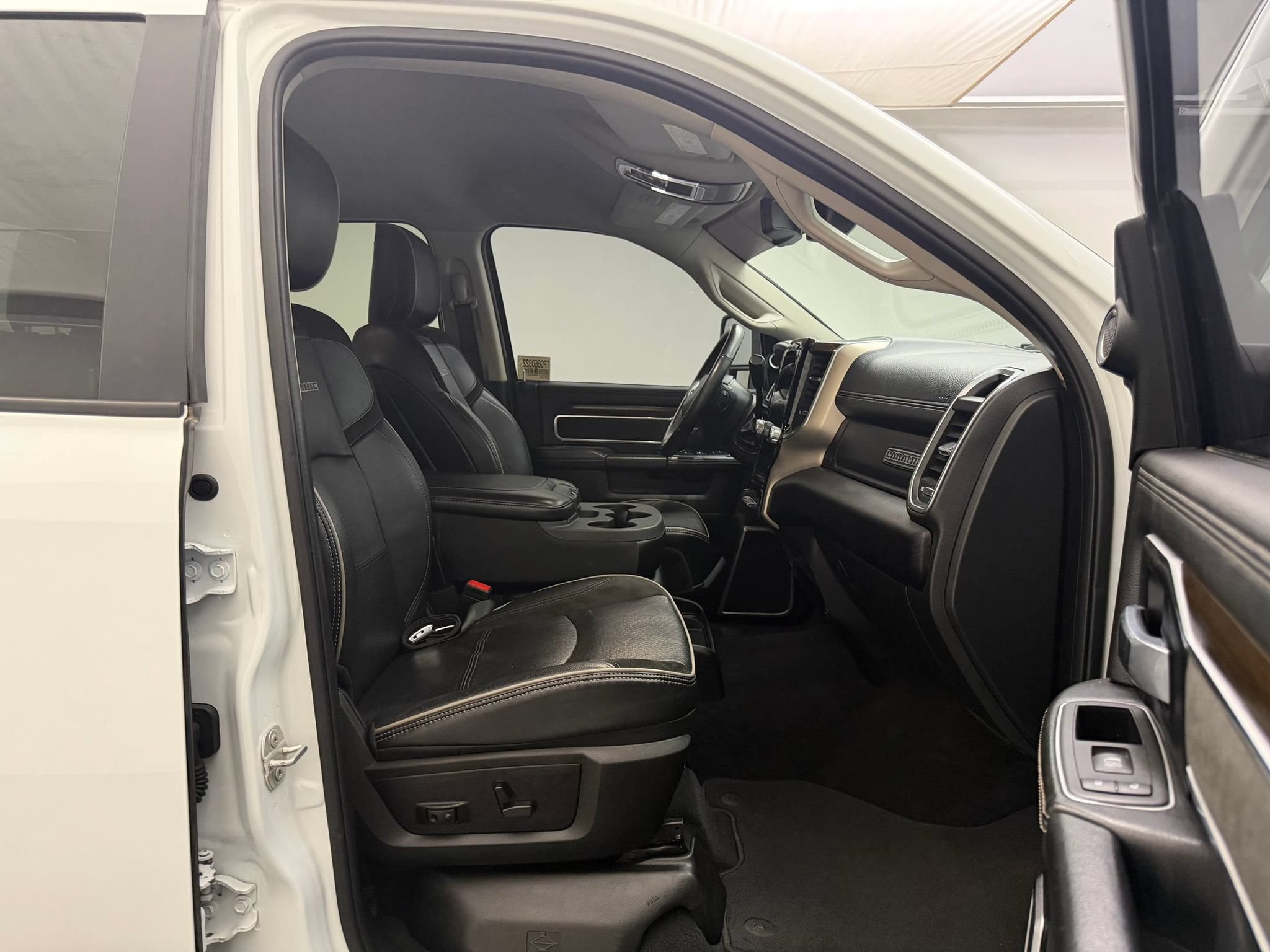 Used 2023 RAM 3500 Laramie AWD/4WD image 24