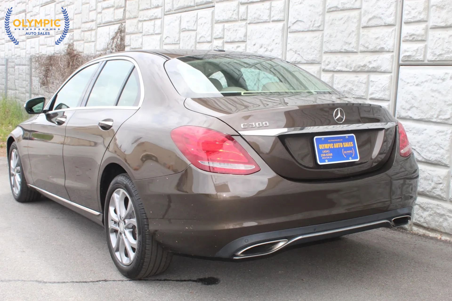 Used 2015 Mercedes-Benz C 300 Sedan w/ Premium 1 Package image 6