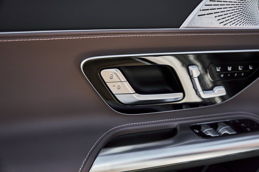 Used 2023 Mercedes-Benz SL 63 AMG 4MATIC image 33