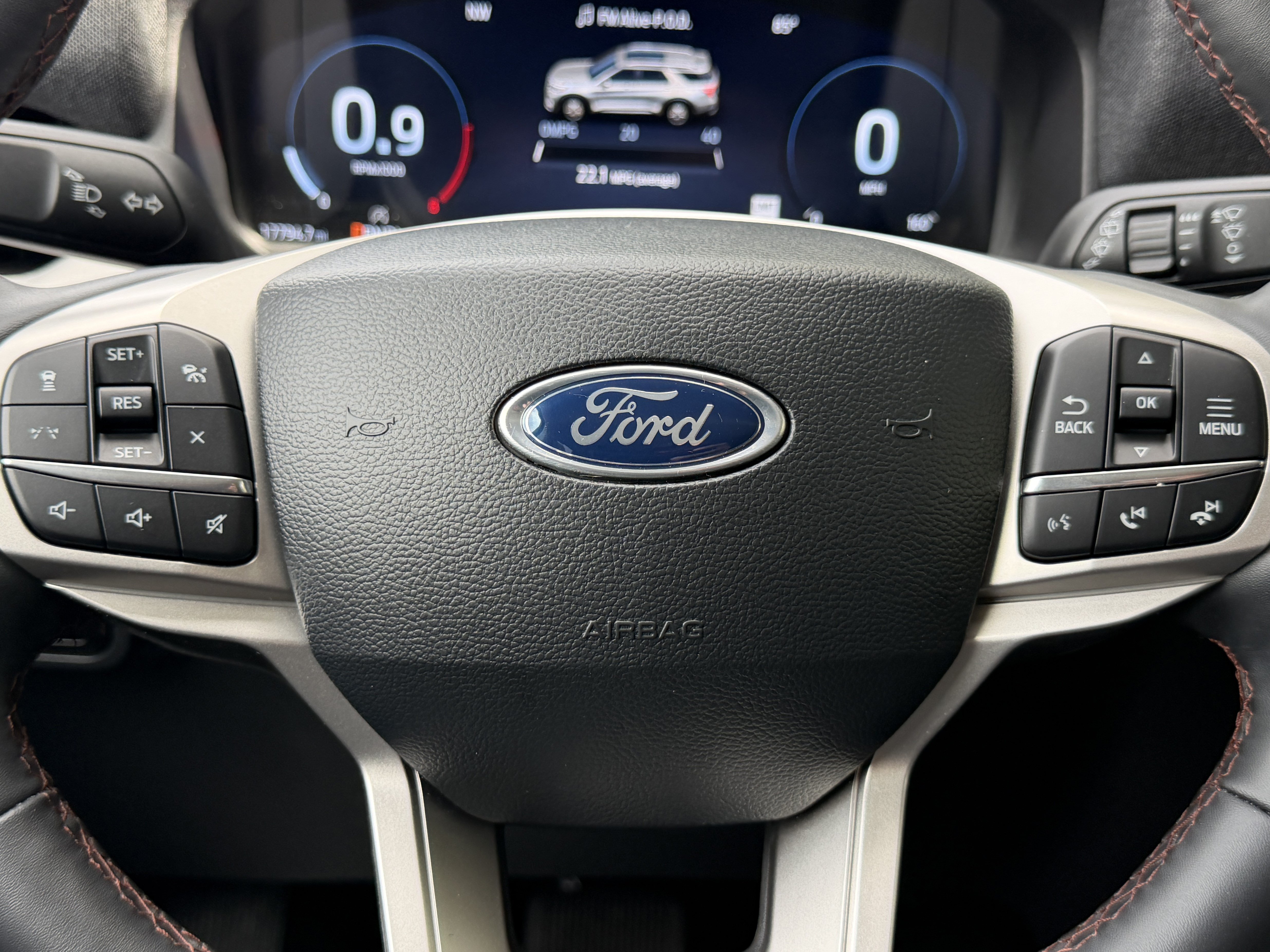 Used 2025 Ford Explorer Active RWD image 35