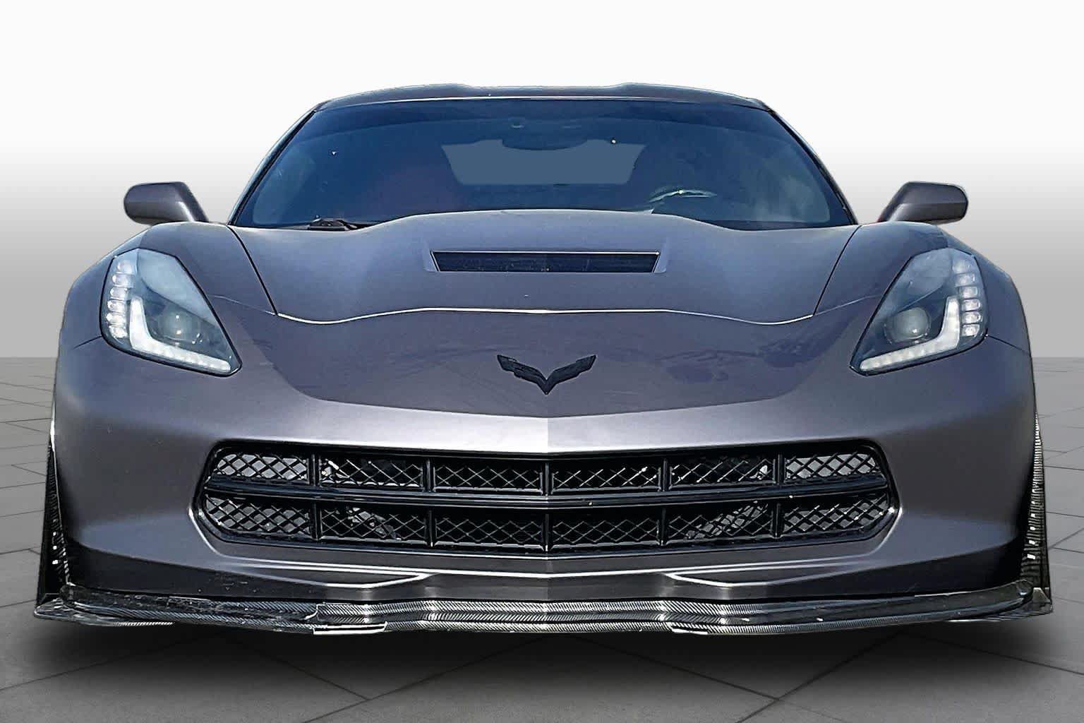 Used 2019 Chevrolet Corvette Stingray Coupe w/ 1LT RWD image 4