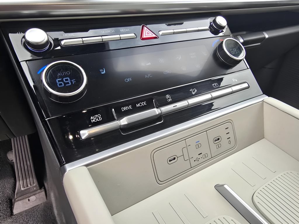 Used 2025 Hyundai Santa Fe SEL FWD image 21