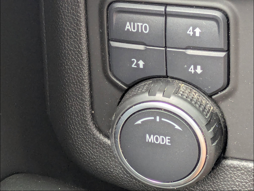 Used 2023 Chevrolet Tahoe Z71 w/ Luxury Package AWD/4WD image 28