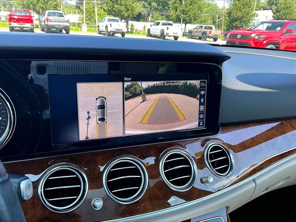 Used 2019 Mercedes-Benz E 300 4MATIC image 19