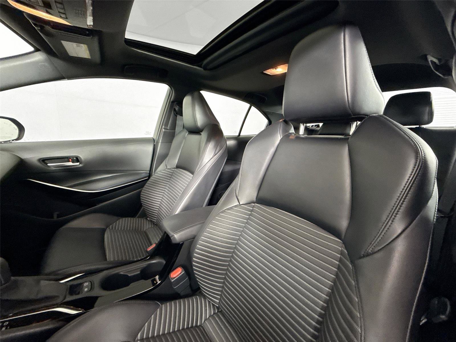 Certified 2021 Toyota Corolla XSE video 3