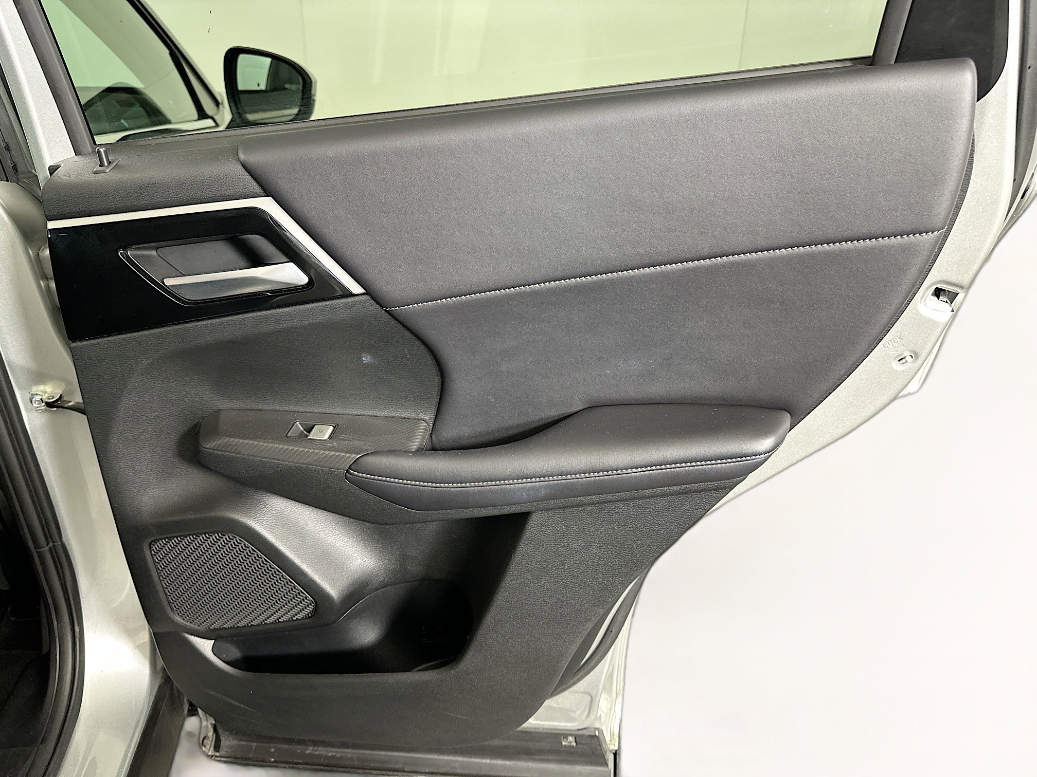 Used 2024 Mitsubishi Outlander SE Black Edition image 33