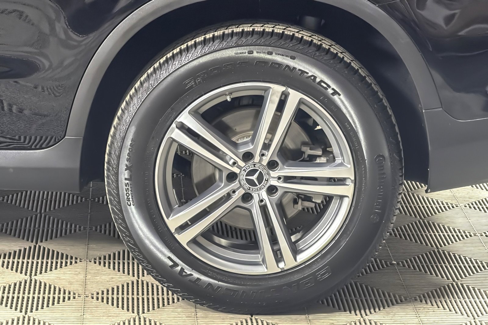 Used 2022 Mercedes-Benz GLC 300 w/ Premium Package Lite image 25