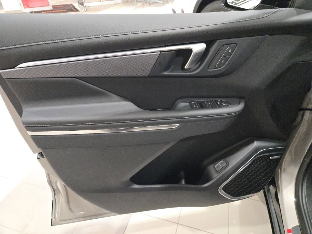 New 2026 Buick Enclave Sport Touring w/ LPO, Floor Liner Package image 21